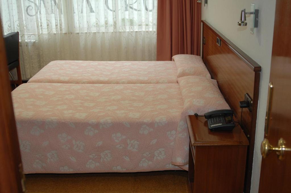 Hotel Santacruz Oviedo Pokoj fotografie
